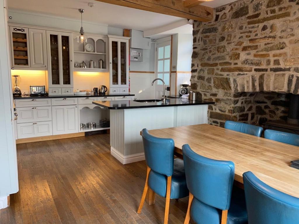 Harbourmaster Hotel Aberaeron Exterior photo