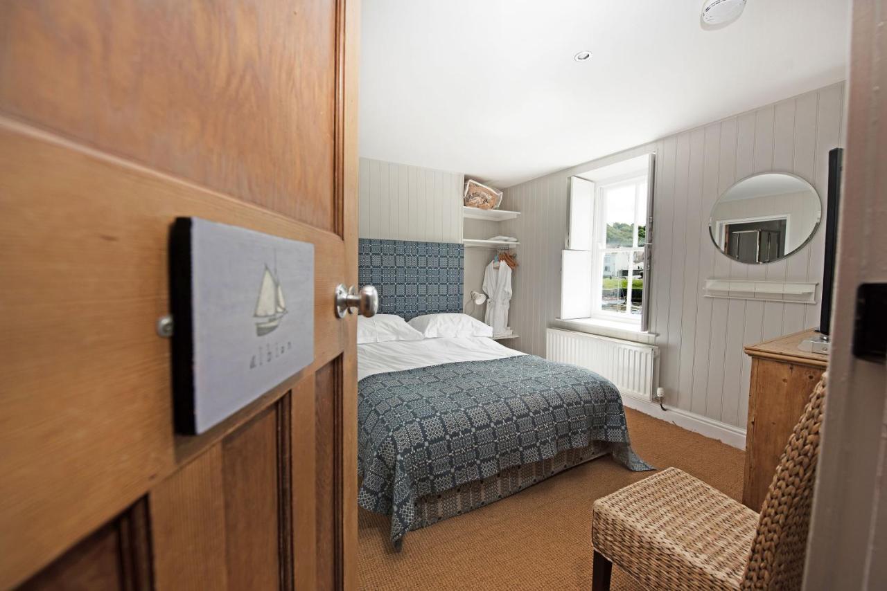 Harbourmaster Hotel Aberaeron Exterior photo