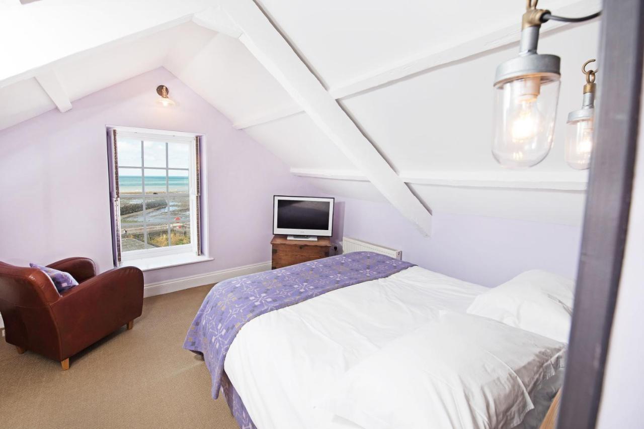 Harbourmaster Hotel Aberaeron Exterior photo